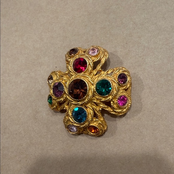 Vtg Goldtone Multicolor Gemstone Maltese Cross Brooch - Picture 7 of 9